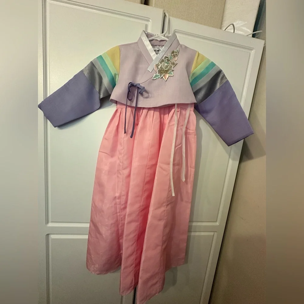 Girls hanbok size 6 - Picture 1 of 6
